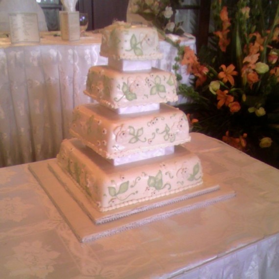 Carré gâteau de mariage feuille vert / Square wedding cake green leaves
