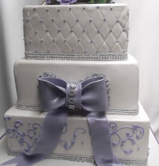 Lilas et diamants gâteau à trois niveaux / Lilac and Diamond three tier cake