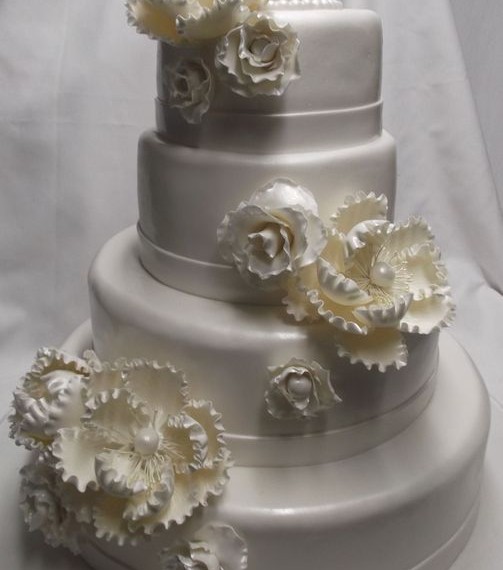 Ivoires et fleurs gâteau / Ivory and Flowers Wedding cake
