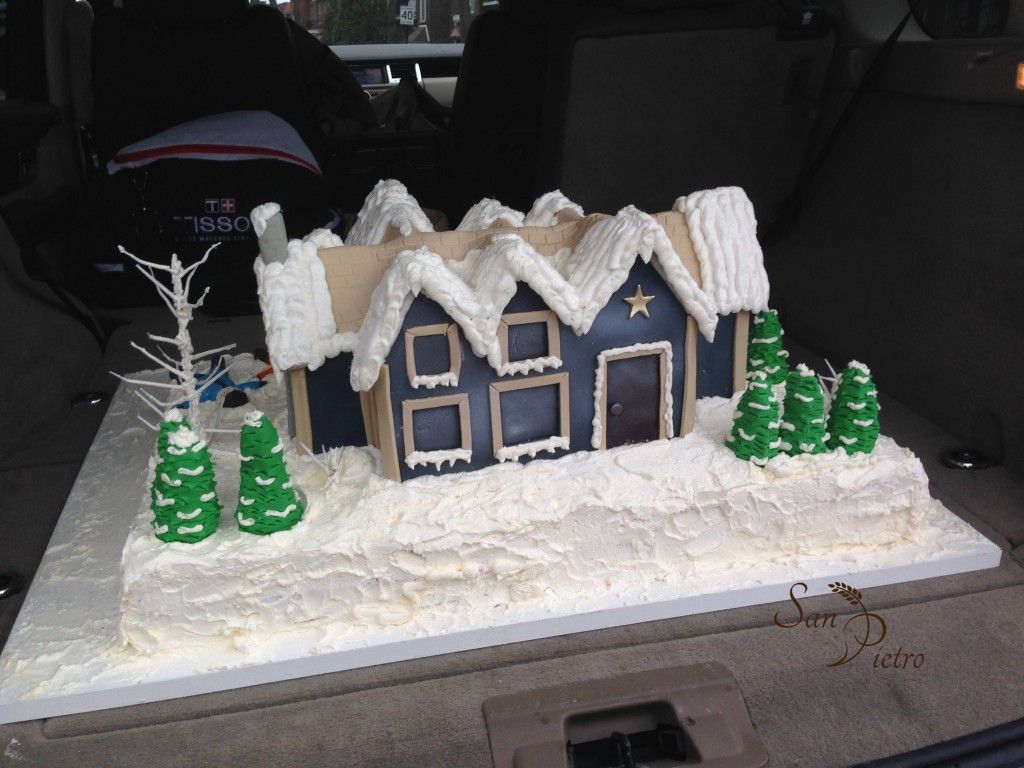 Fondant-Mansion-House-Cake-4